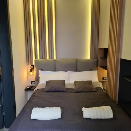 And Penthouse Apartment