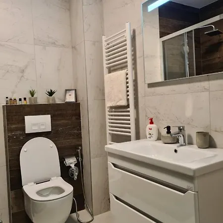 Apartment And Penthouse *